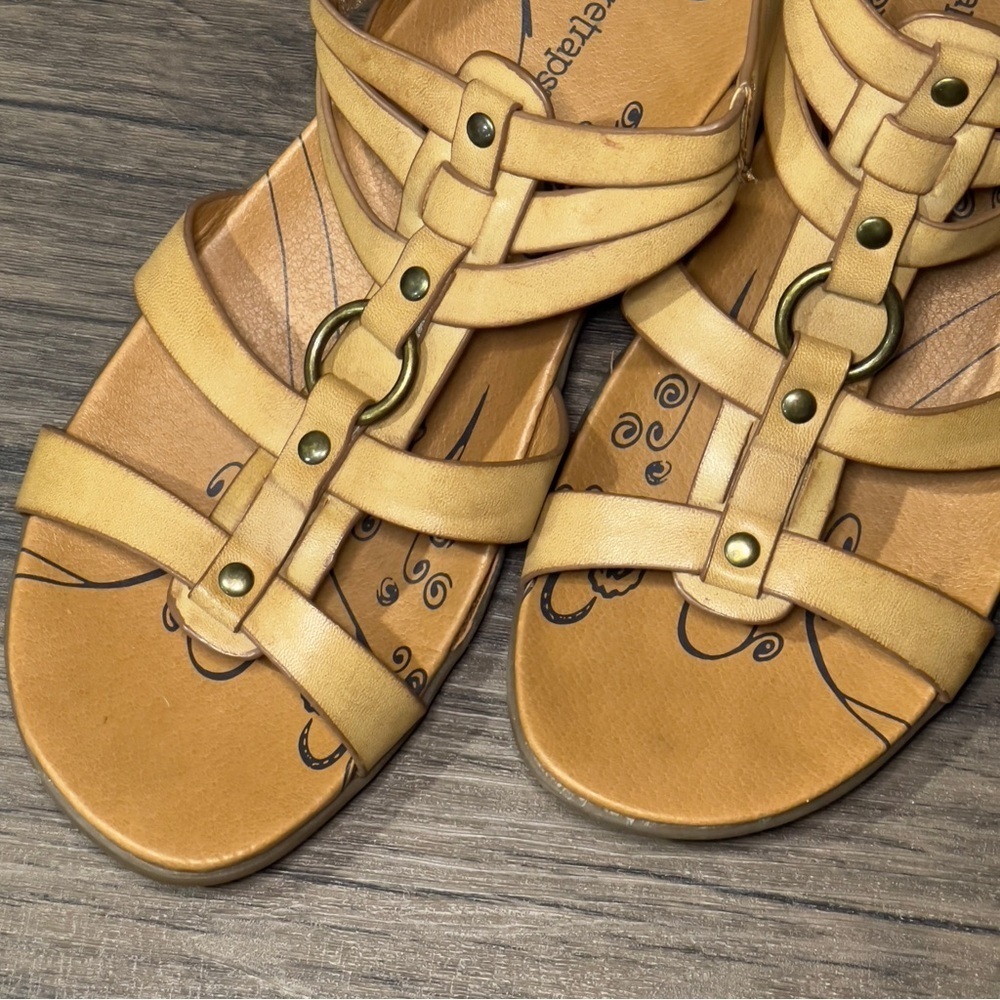 BARETRAPS Open Toed Sandals - Picture 3 of 8